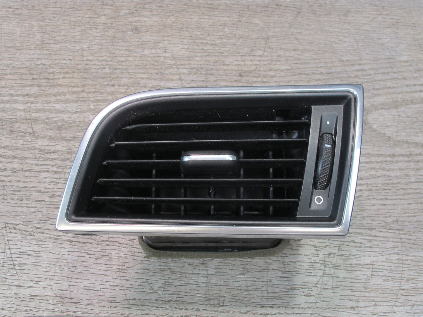 2015 Porsche Macan Dash Front Right A/C Air Vent Grille