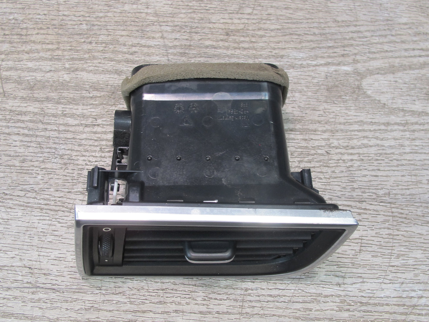2015 Porsche Macan Dash Front Right A/C Air Vent Grille