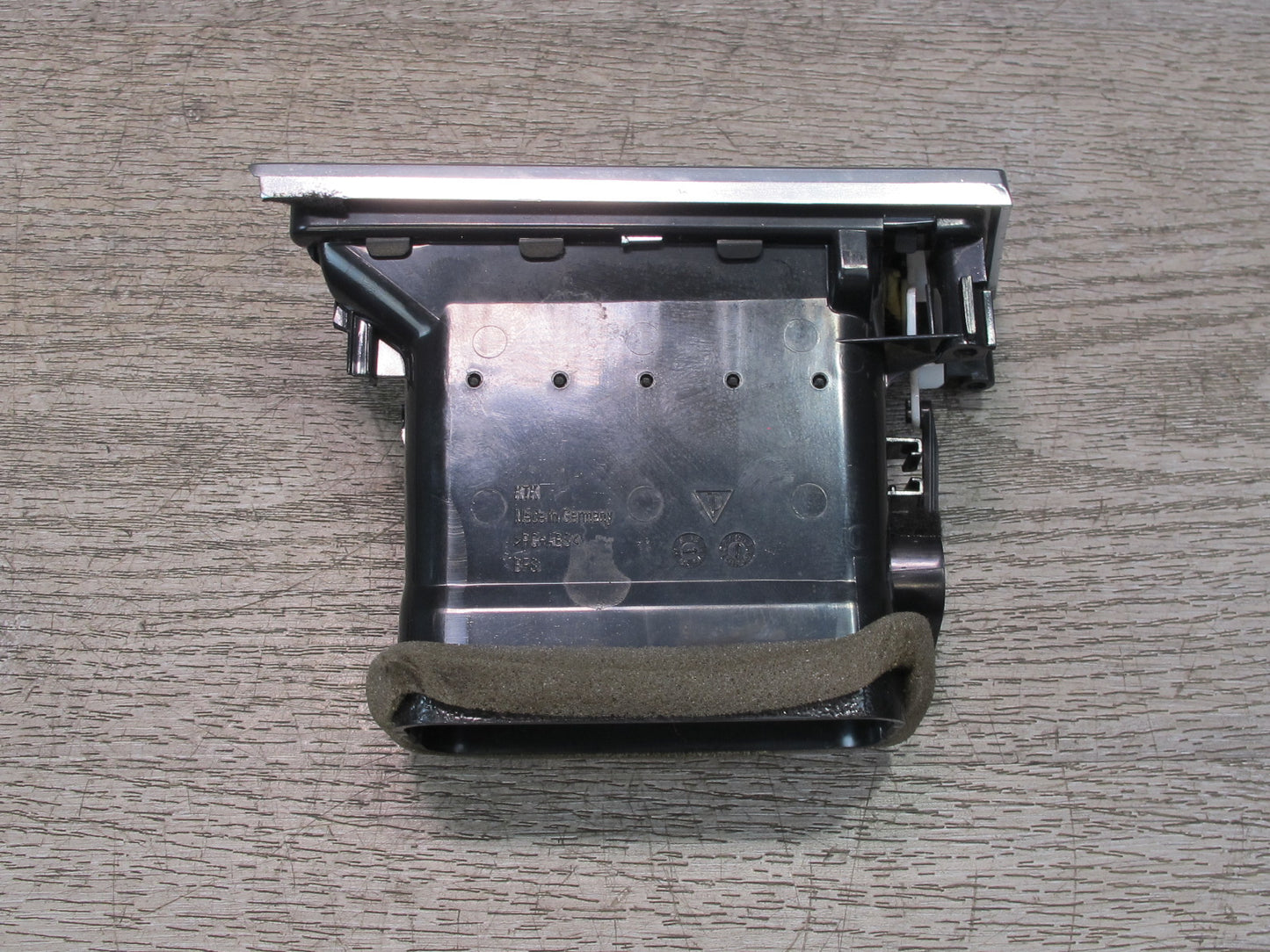 2015 Porsche Macan Dash Front Right A/C Air Vent Grille
