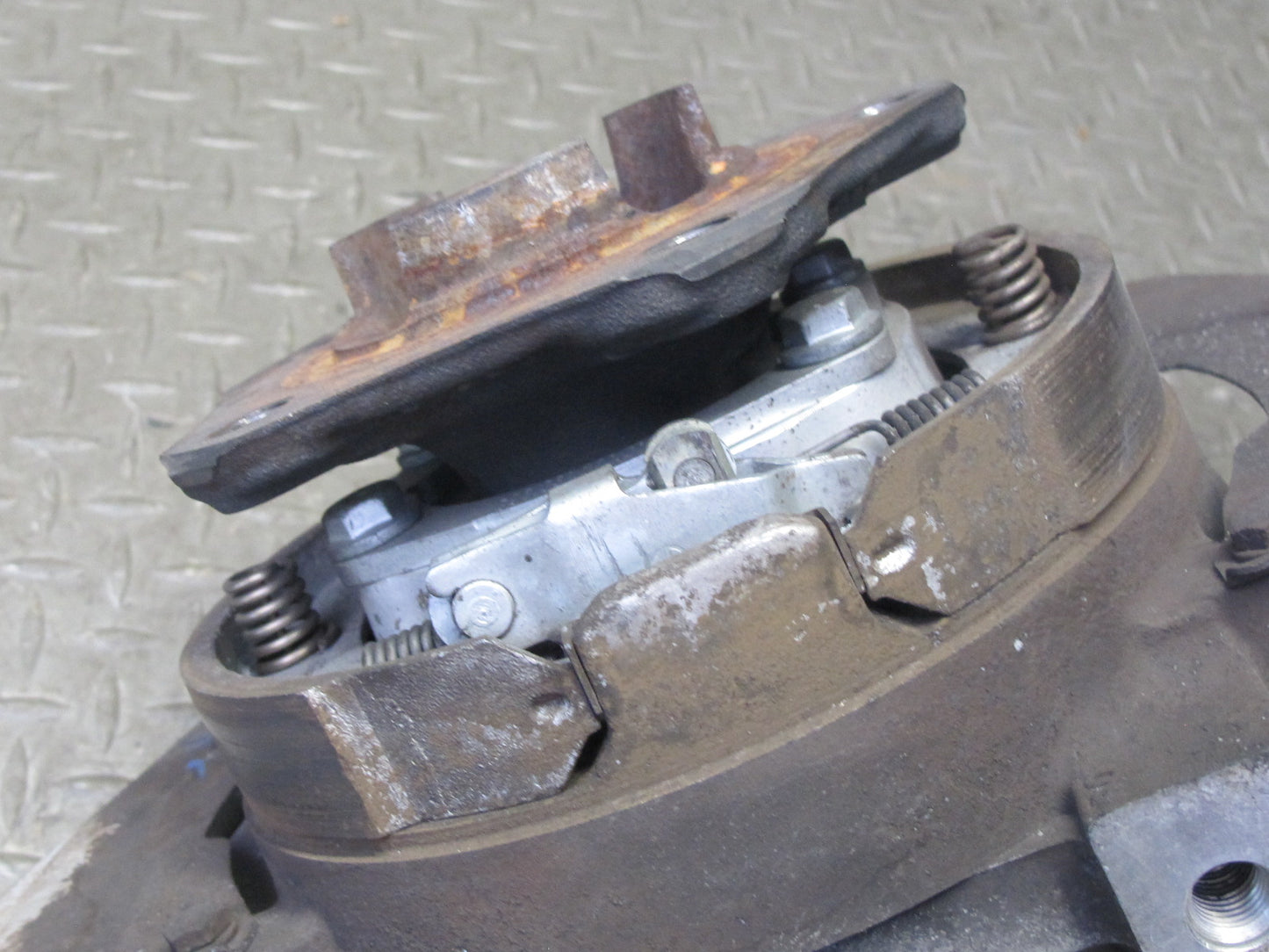 1999-2004 Porsche 911 996 Boxster RWD Rear Left Spindle Knuckle Wheel Hub