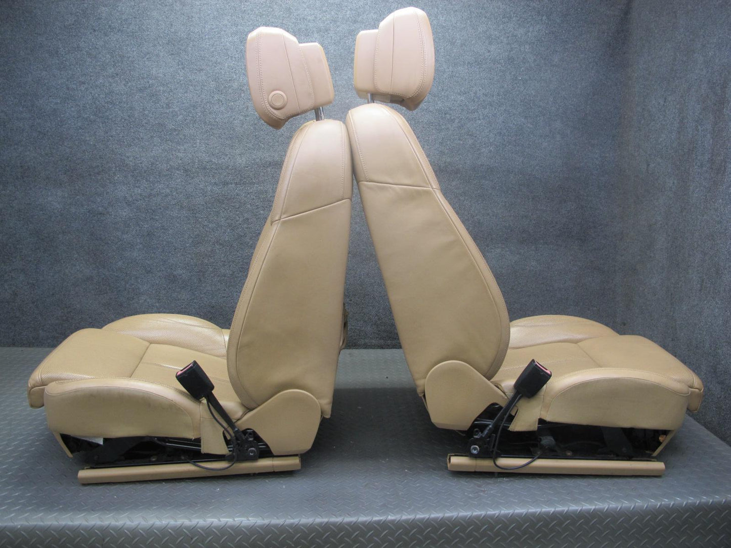 15-18 Porsche Macan Front & Rear Heated Perforated Leather Seat Set Luxorbeige