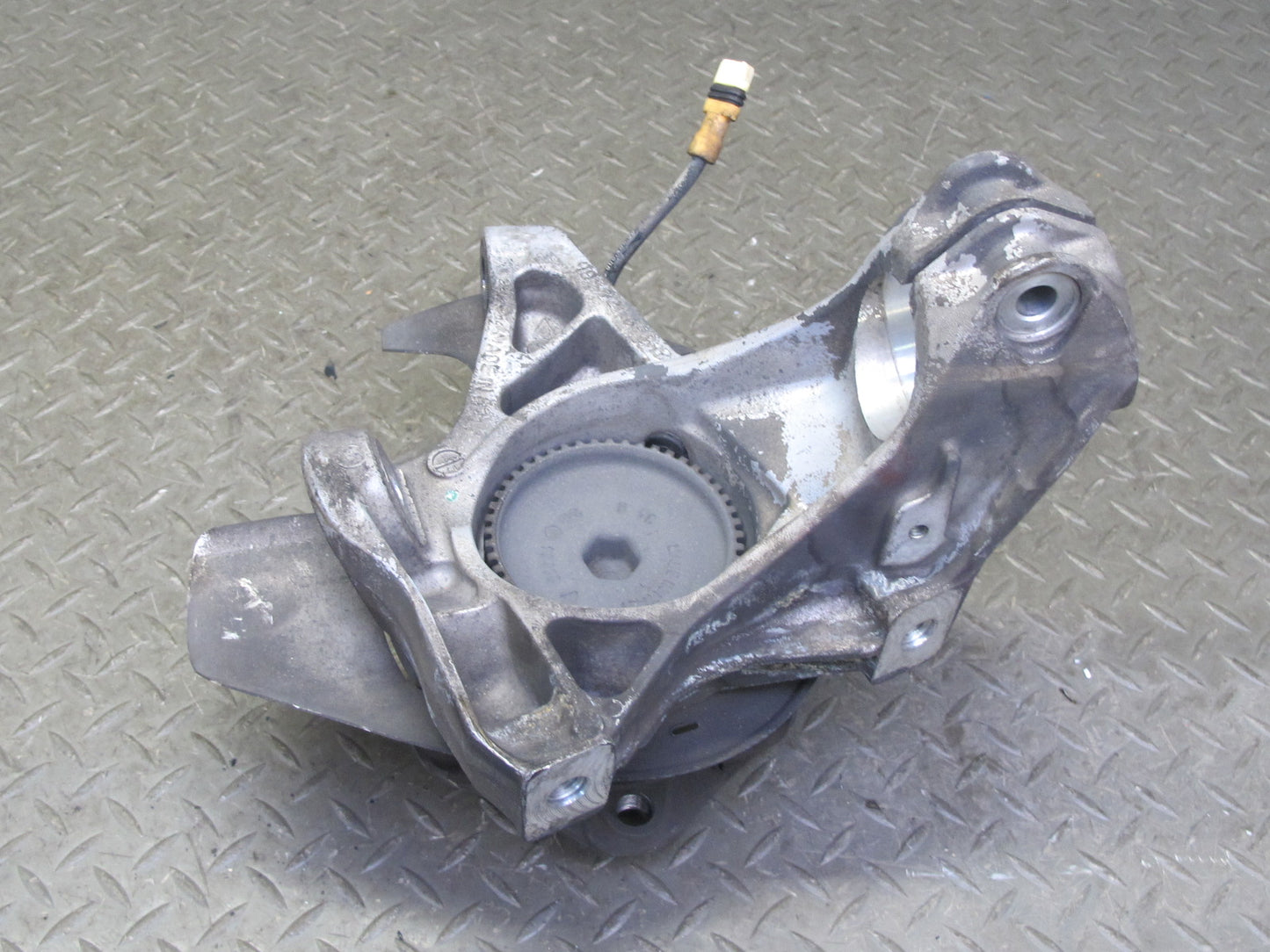 1999-2004 Porsche 911 996 Boxster RWD Front Right Spindle Knuckle Wheel Hub