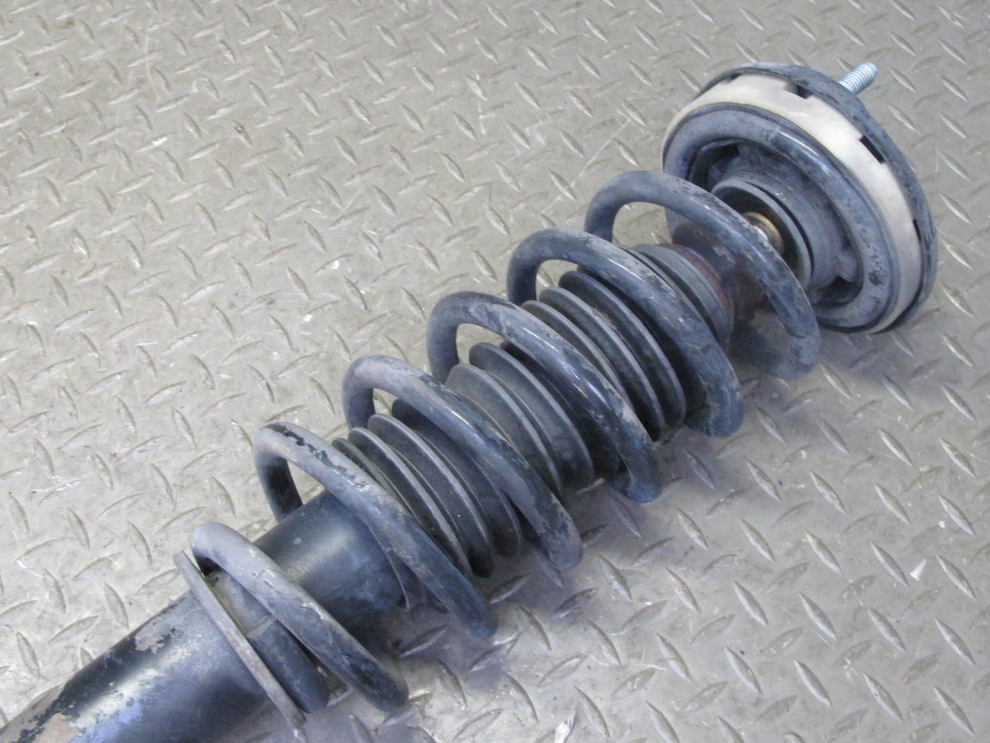 2002-2005 Porsche 911 996 RWD Rear Left & Right Strut Shock Absorber Set of 2