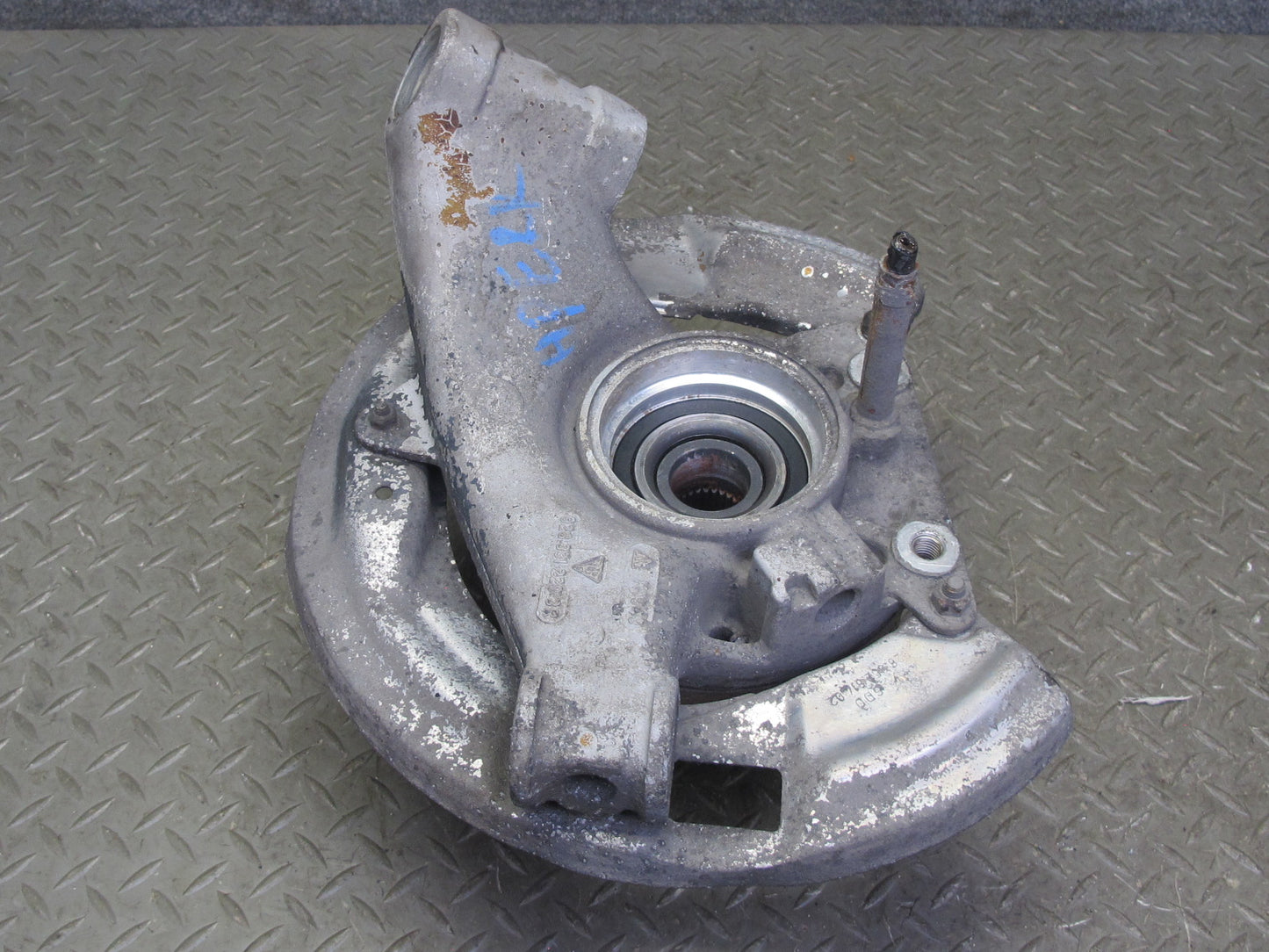 1984-1985 Porsche 928 S Rear Right Spindle Knuckle Wheel Hub Bearing