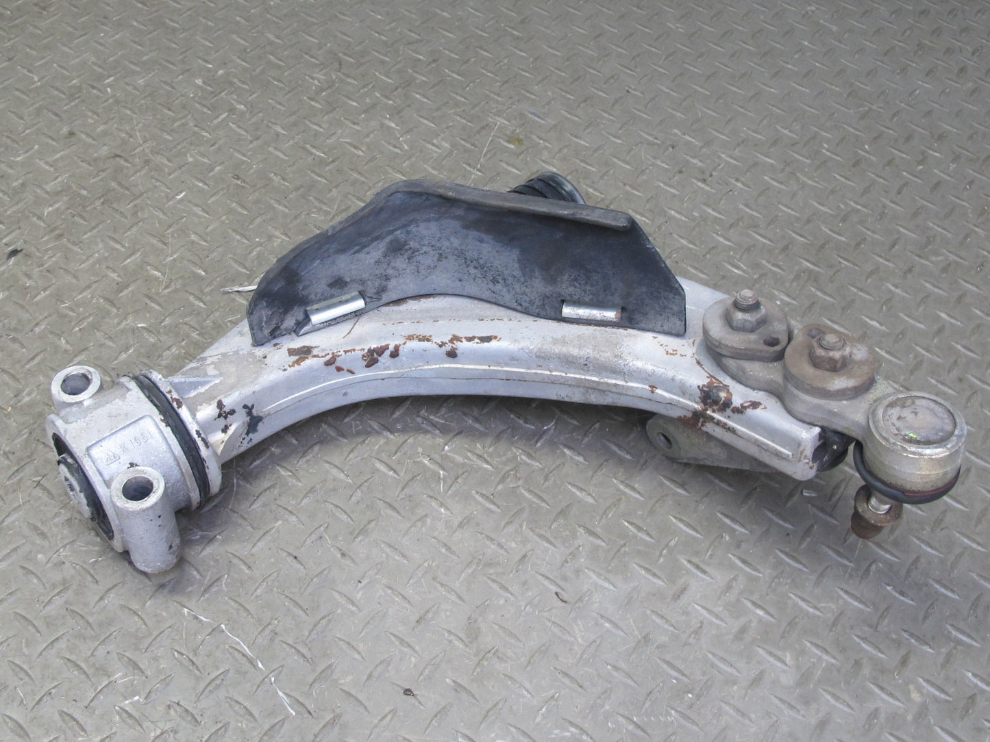 1984-1986 Porsche 928 S Front Right Upper & Lower Control Arm Bracket Set
