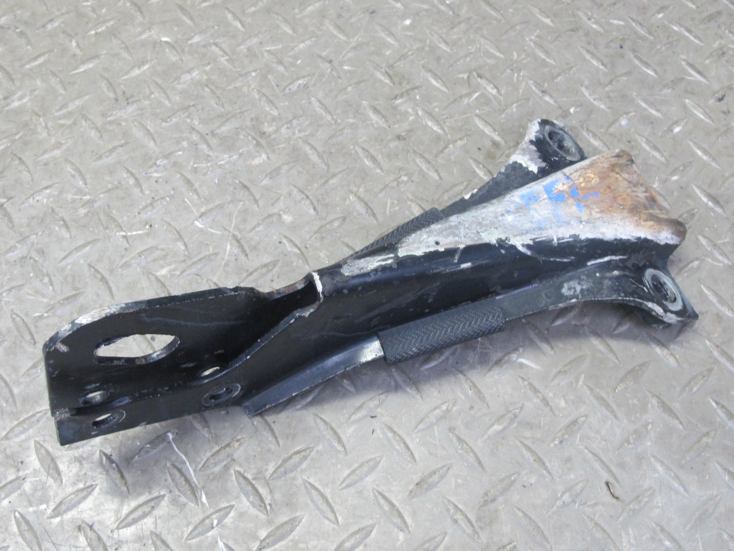 1984-1986 Porsche 928 S Front Left Upper & Lower Control Arm Bracket Set