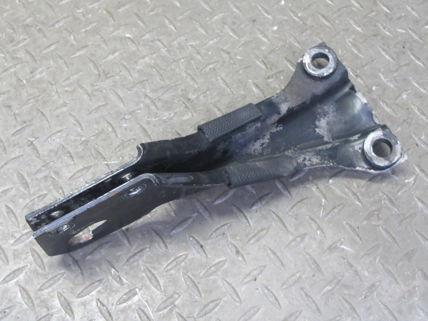 1984-1986 Porsche 928 S Front Left Upper & Lower Control Arm Bracket Set