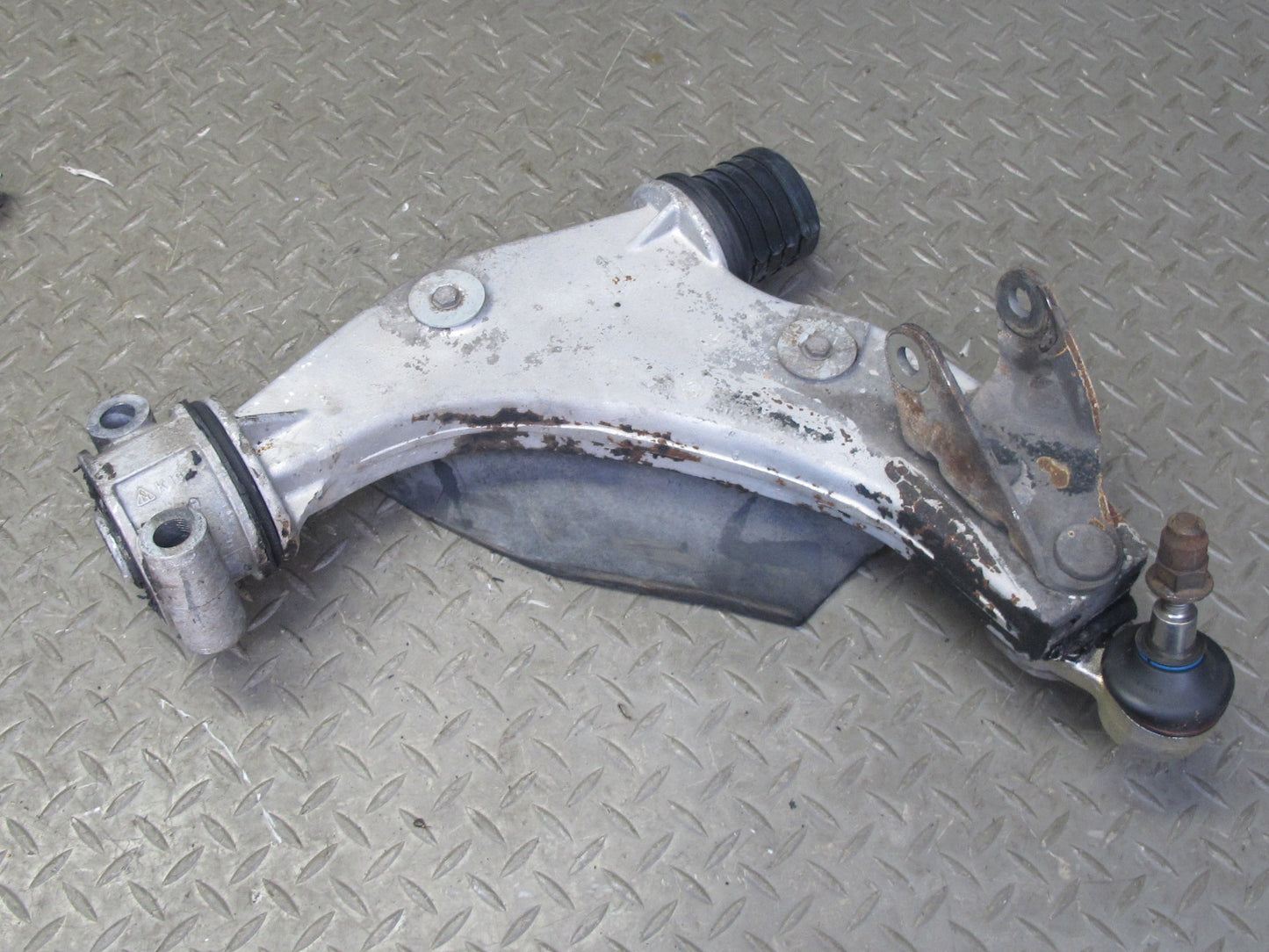 1984-1986 Porsche 928 S Front Left Upper & Lower Control Arm Bracket Set