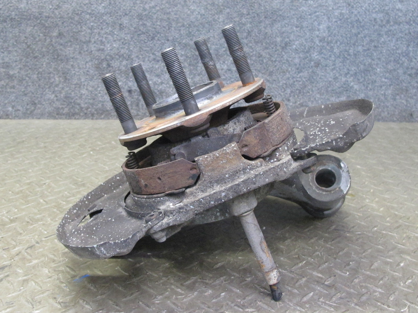 1984-1985 Porsche 928 S Rear Left Spindle Knuckle Wheel Hub Bearing