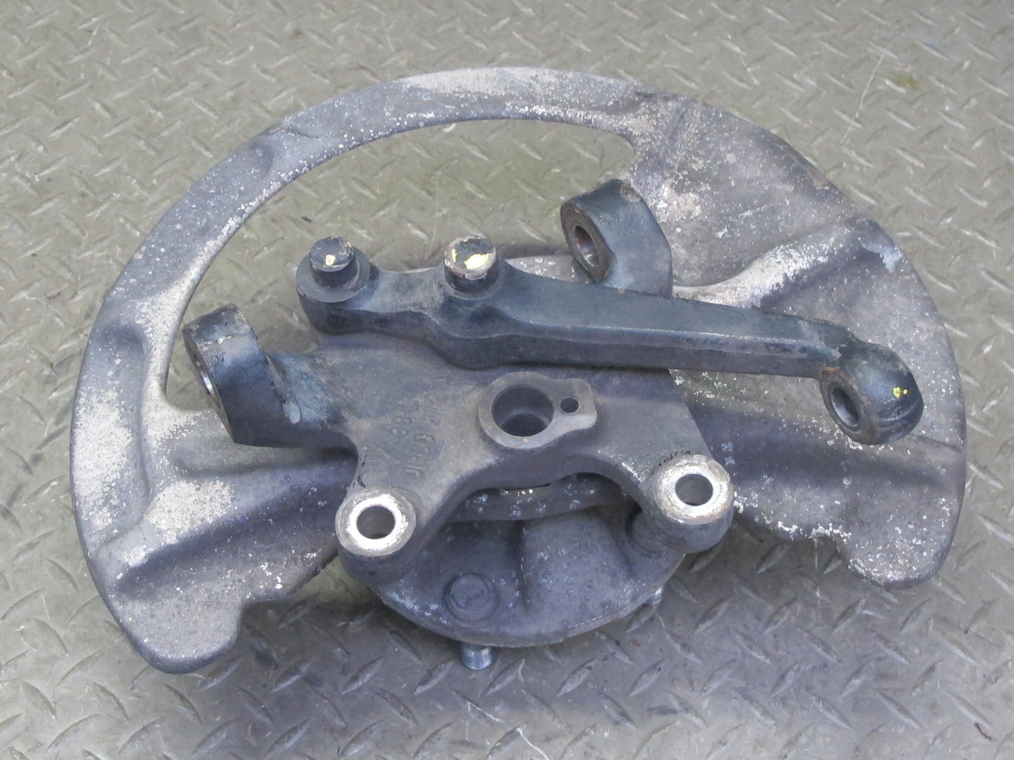 1984-1985 Porsche 928 S Front Left Side Spindle Knuckle Wheel Hub Bearing