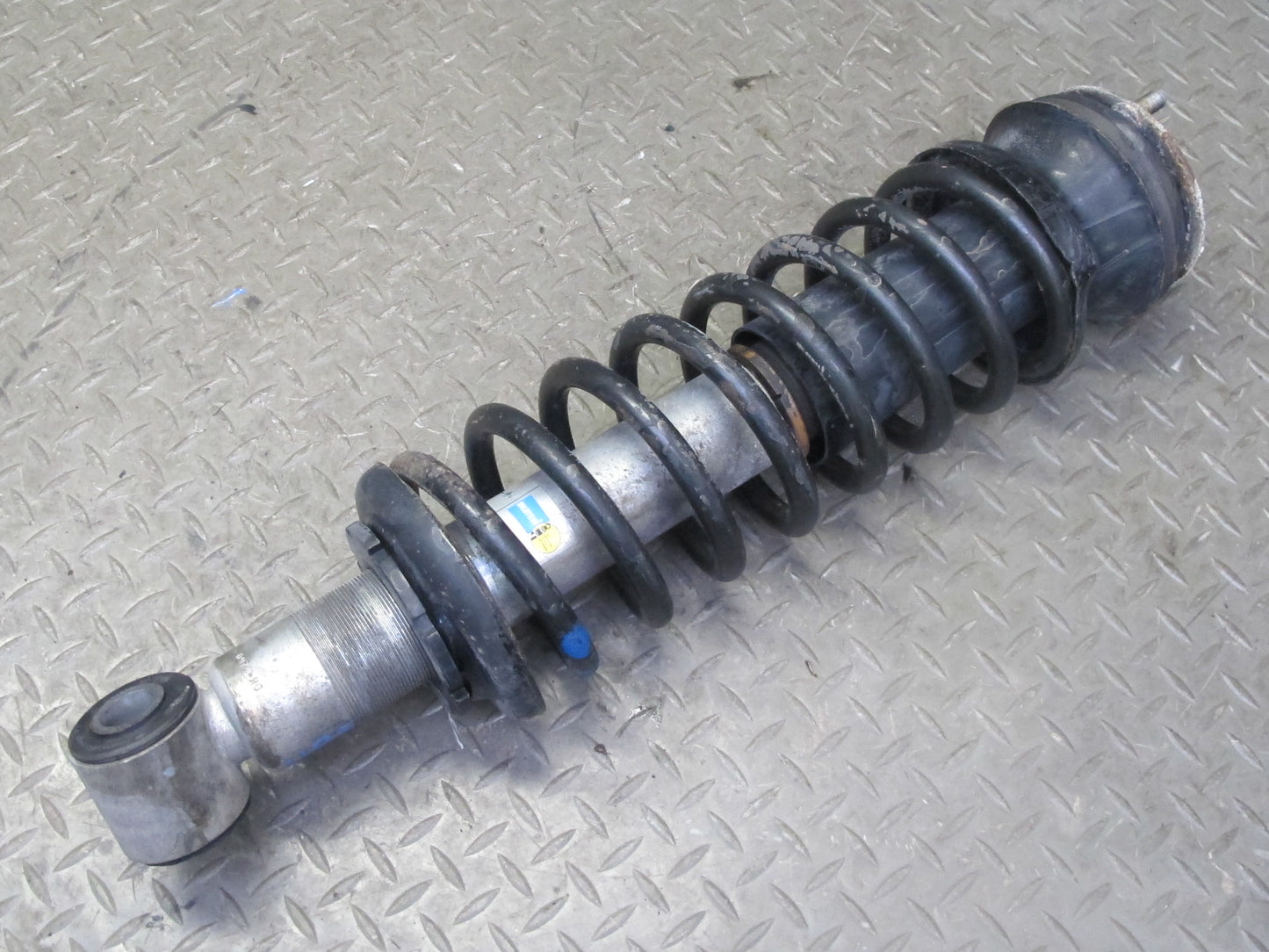 1983-1986 Porsche 928 S Rear Left & Right Side Strut Shock Absorber Set Bilstein