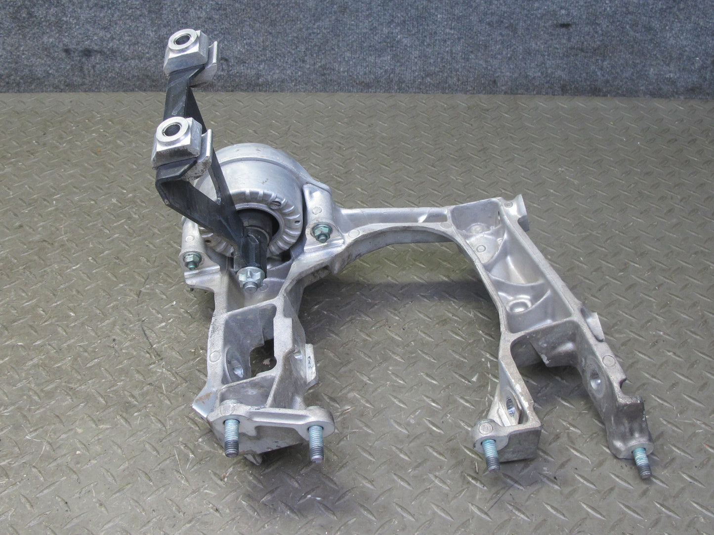 00-04 Porsche Boxster 986 M/T 5 Speed Transmission Subframe Mount Bracket Set