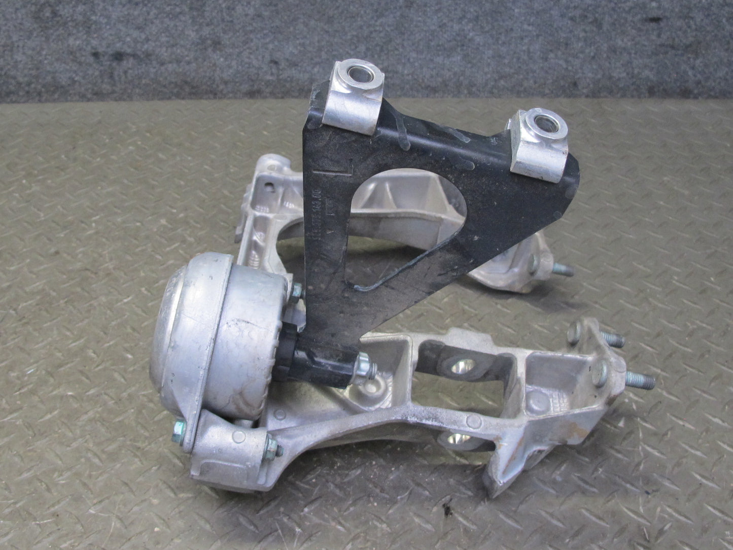 00-04 Porsche Boxster 986 M/T 5 Speed Transmission Subframe Mount Bracket Set