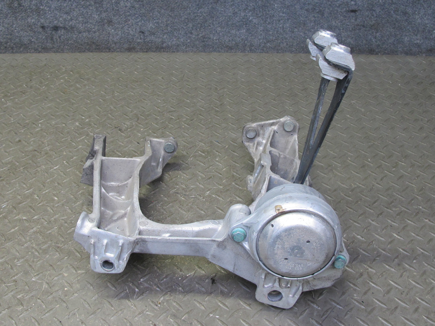 00-04 Porsche Boxster 986 M/T 5 Speed Transmission Subframe Mount Bracket Set