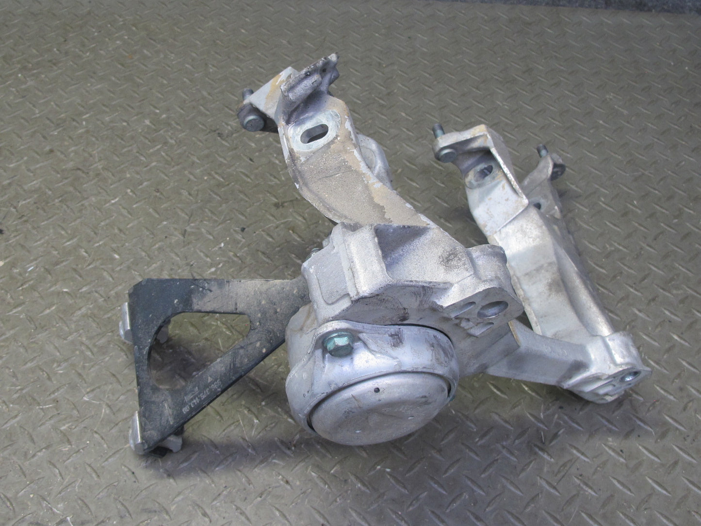 00-04 Porsche Boxster 986 M/T 5 Speed Transmission Subframe Mount Bracket Set