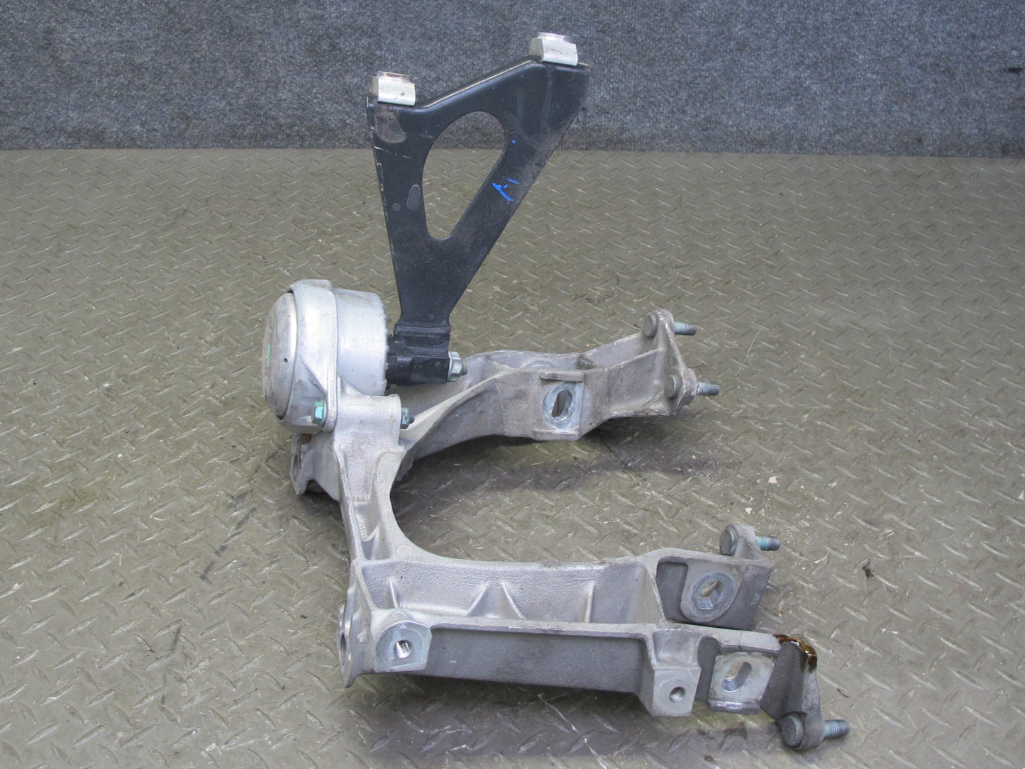 00-04 Porsche Boxster 986 M/T 5 Speed Transmission Subframe Mount Bracket Set