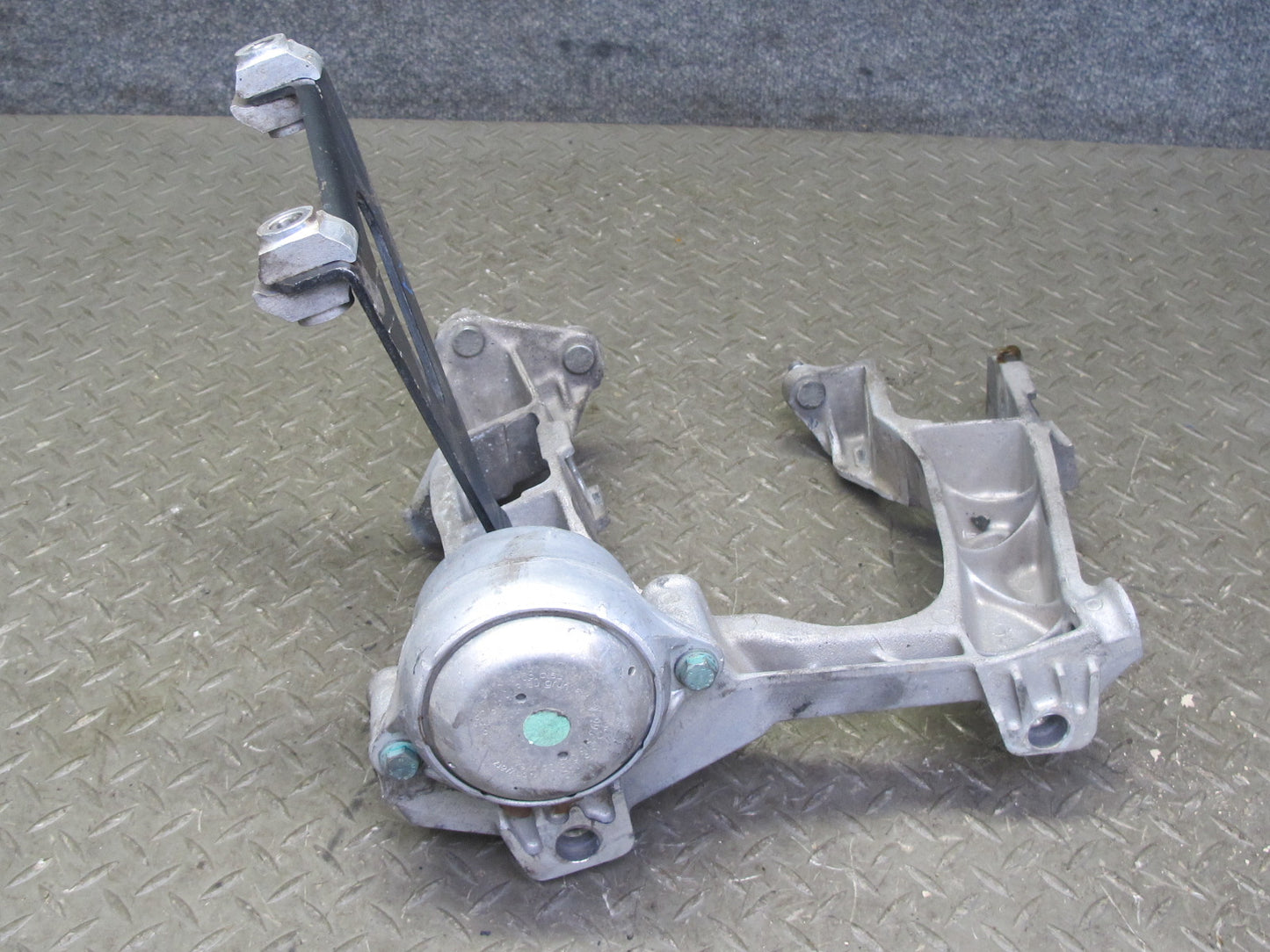 00-04 Porsche Boxster 986 M/T 5 Speed Transmission Subframe Mount Bracket Set