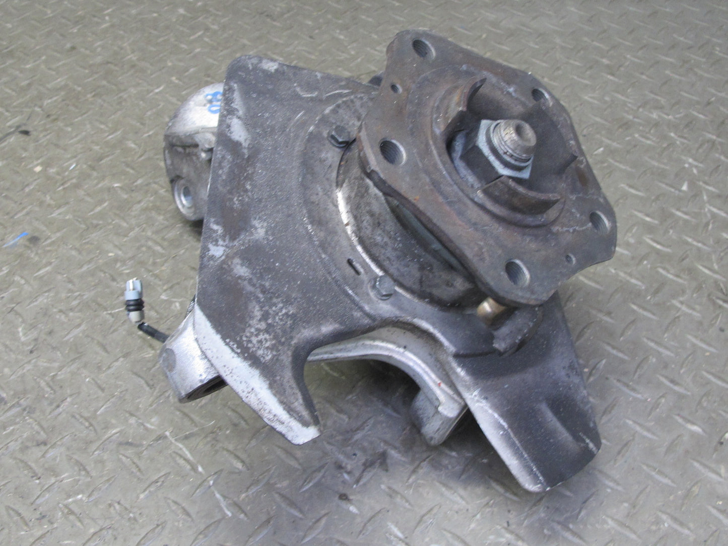 1997-2004 Porsche Boxster 986 Front Left Side Spindle Knuckle Wheel Hub Bearing