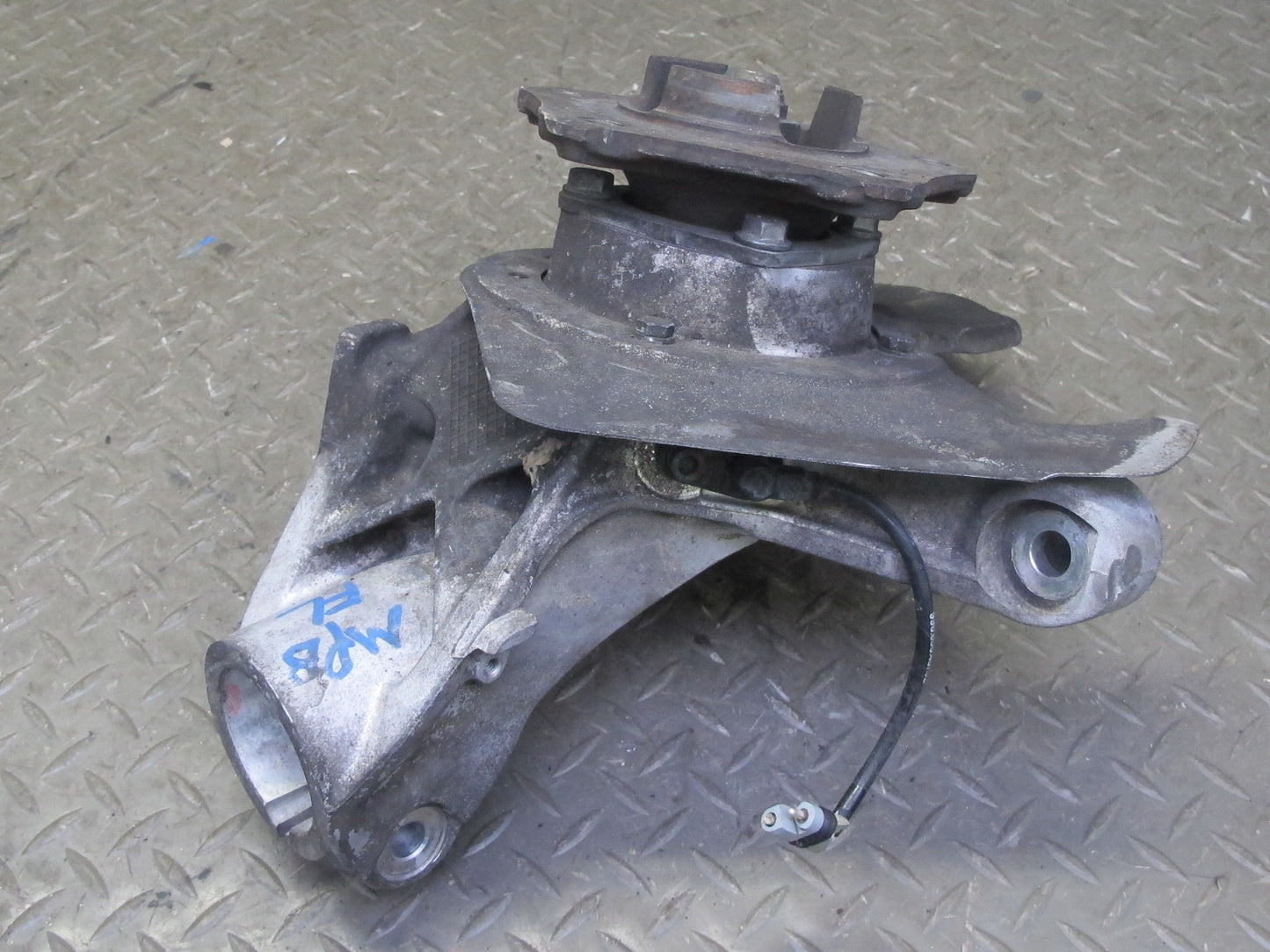 1997-2004 Porsche Boxster 986 Front Left Side Spindle Knuckle Wheel Hub Bearing
