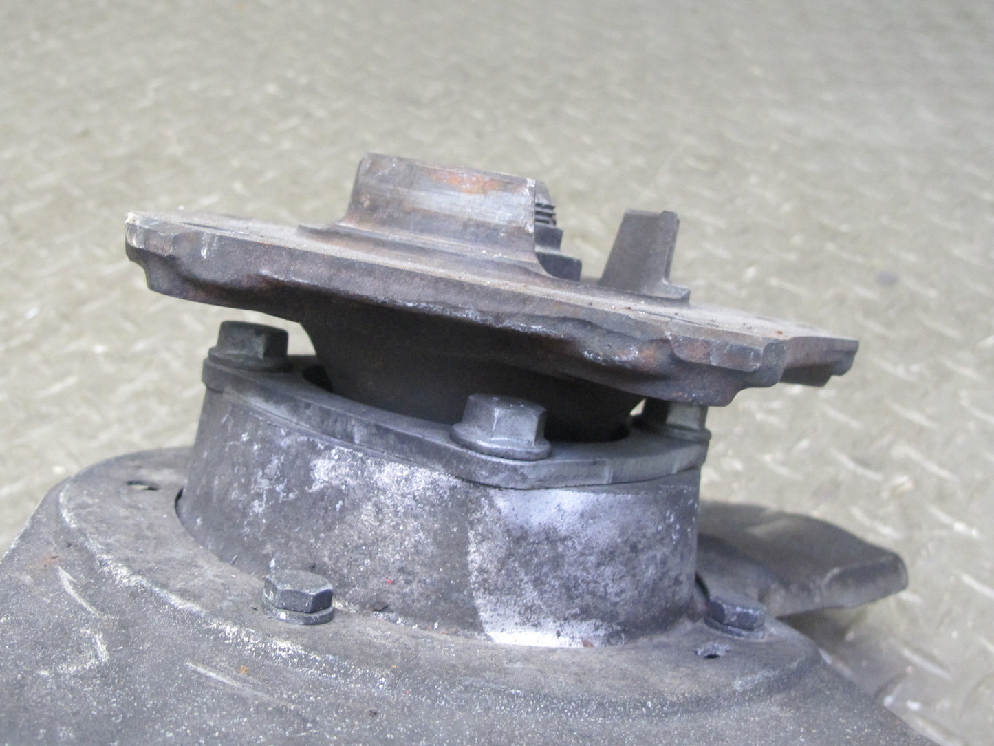 1997-2004 Porsche Boxster 986 Front Left Side Spindle Knuckle Wheel Hub Bearing