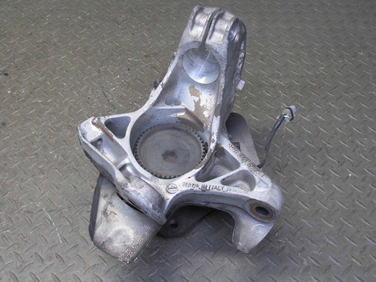 1997-2004 Porsche Boxster 986 Front Left Side Spindle Knuckle Wheel Hub Bearing
