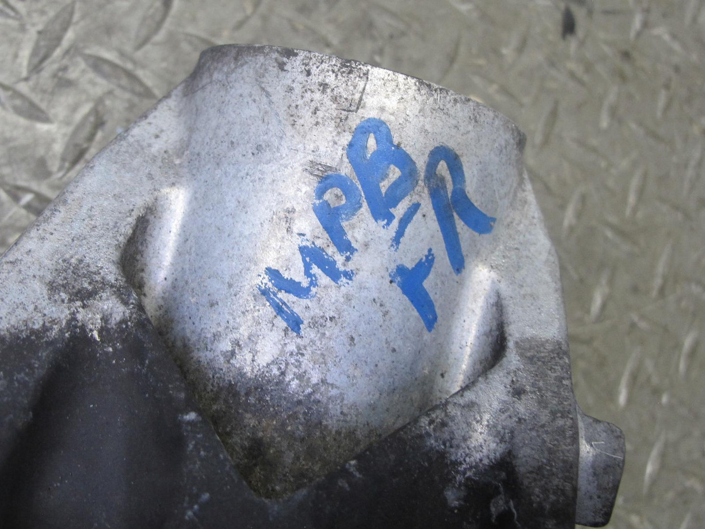 1997-2004 Porsche Boxster 986 Front Right Side Spindle Knuckle Wheel Hub Bearing