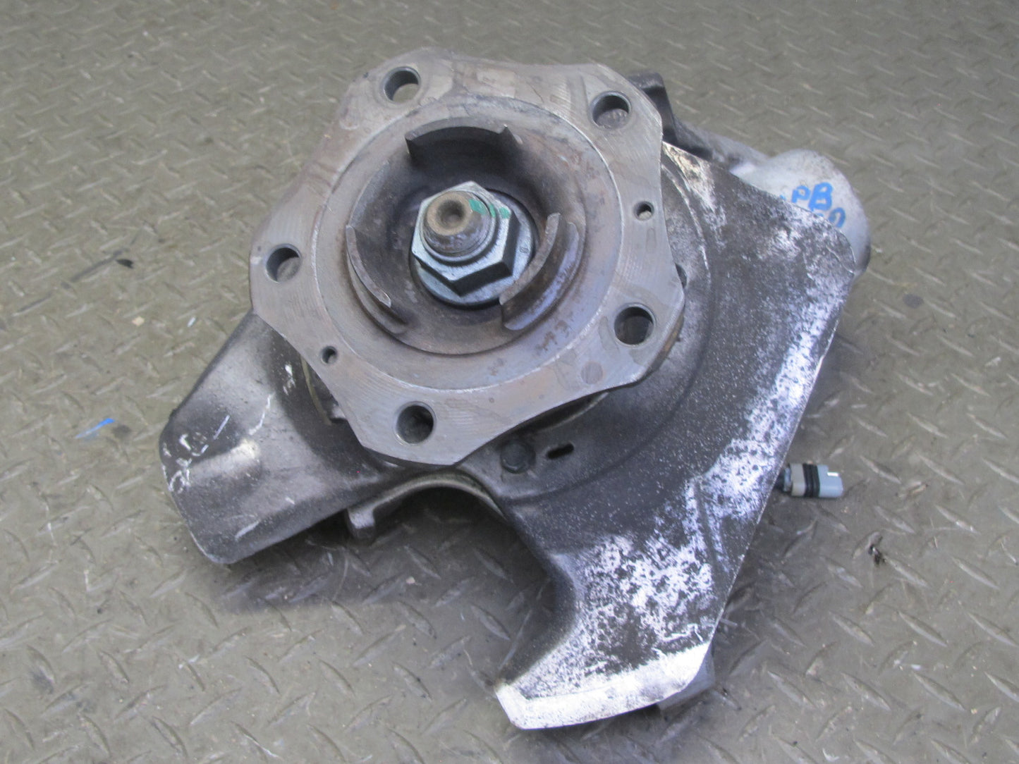 1997-2004 Porsche Boxster 986 Front Right Side Spindle Knuckle Wheel Hub Bearing
