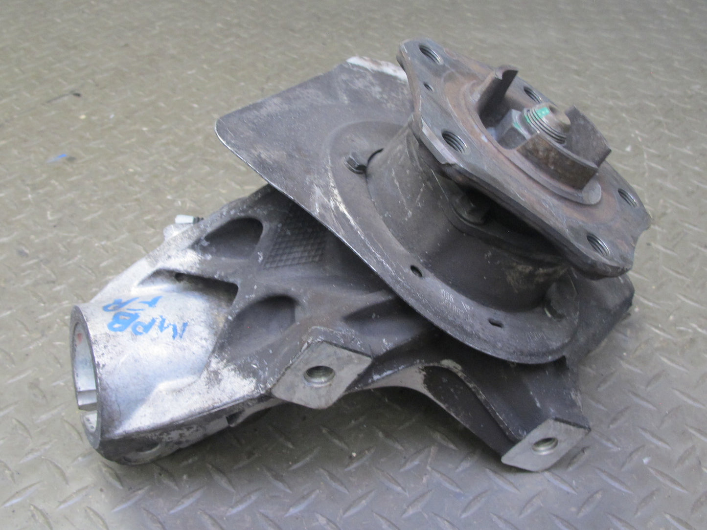 1997-2004 Porsche Boxster 986 Front Right Side Spindle Knuckle Wheel Hub Bearing