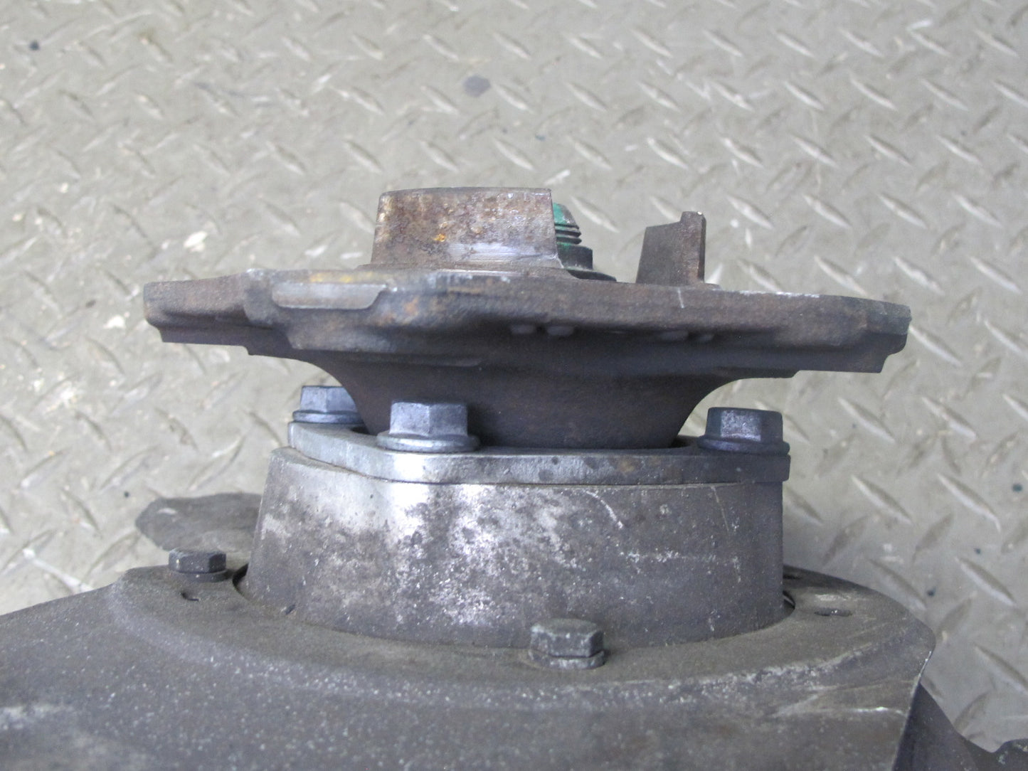 1997-2004 Porsche Boxster 986 Front Right Side Spindle Knuckle Wheel Hub Bearing