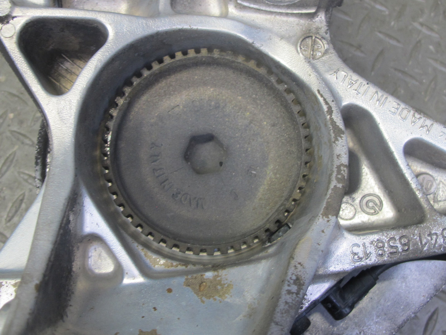 1997-2004 Porsche Boxster 986 Front Right Side Spindle Knuckle Wheel Hub Bearing