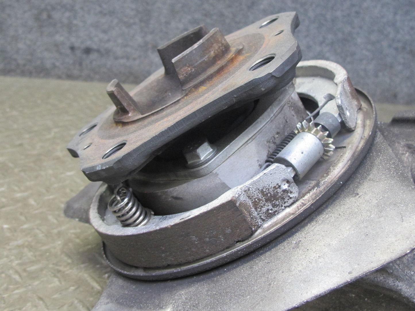 1997-2004 Porsche Boxster 986 Rear Left Side Spindle Knuckle Wheel Hub Bearing