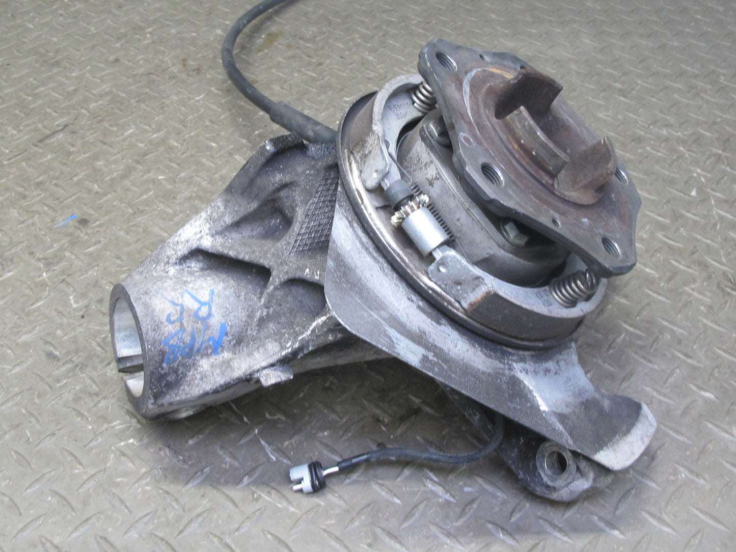 1997-2004 Porsche Boxster 986 Rear Right Side Spindle Knuckle Wheel Hub Bearing