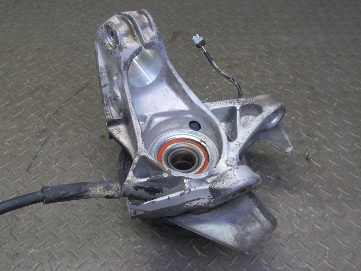 1997-2004 Porsche Boxster 986 Rear Right Side Spindle Knuckle Wheel Hub Bearing