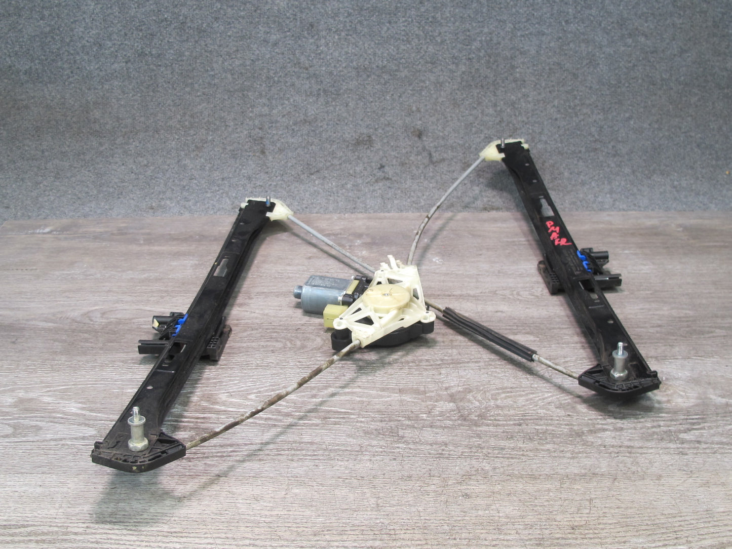2015-2018 Porsche Macan Front Right Door Window Regulator w Motor 95B837462