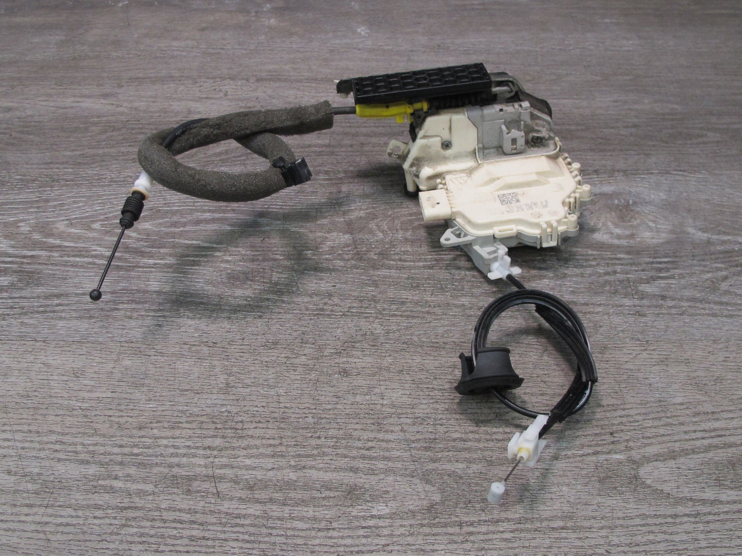 2015-2018 Porsche Macan Front Right Door Lock Latch Actuator 8J1837016D