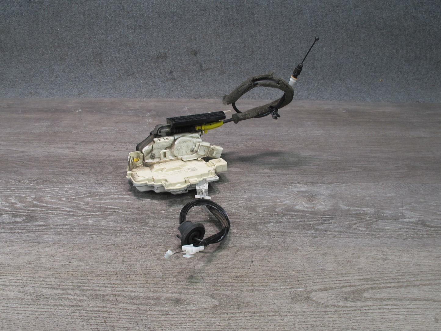 2015-2018 Porsche Macan Front Left Door Lock Latch Actuator