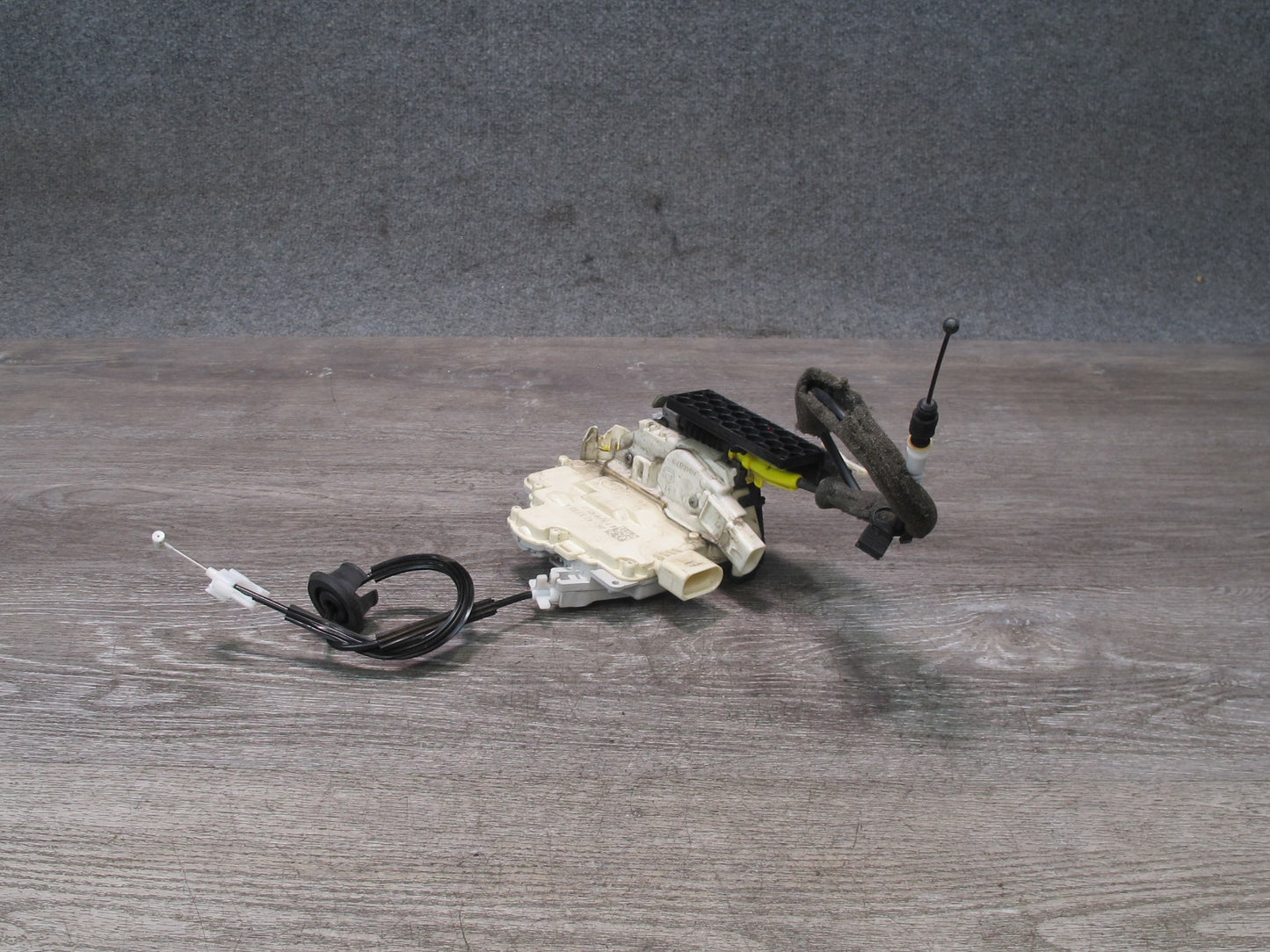 2015-2018 Porsche Macan Front Left Door Lock Latch Actuator