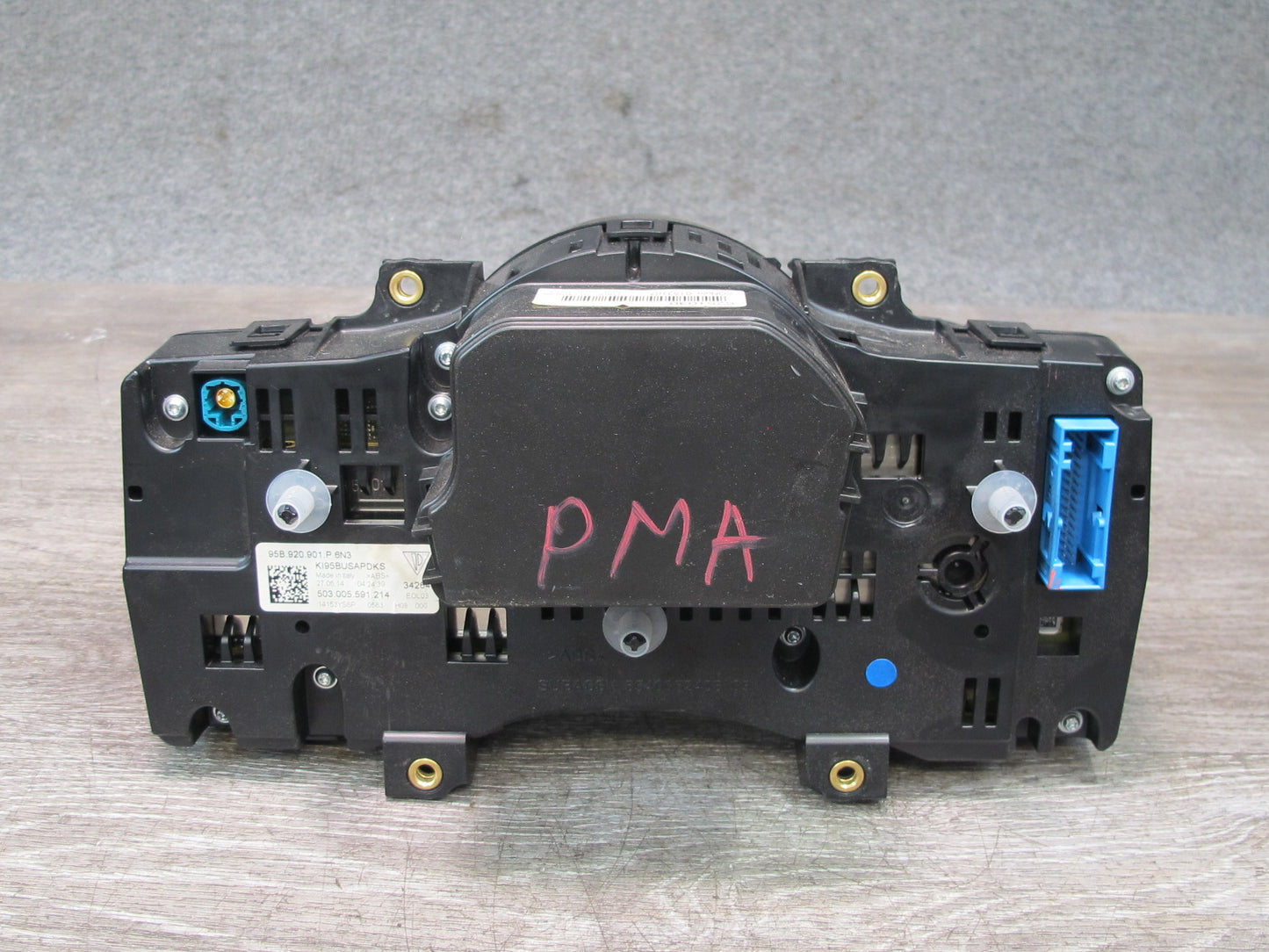 2015-2016 Porsche Macan S Instrument Cluster Gauge Speedometer 95B920901P