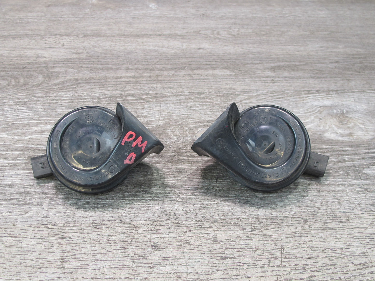 2015-2018 Porsche Macan High & Low Tone Note Pitch Horn Signal Set of 2