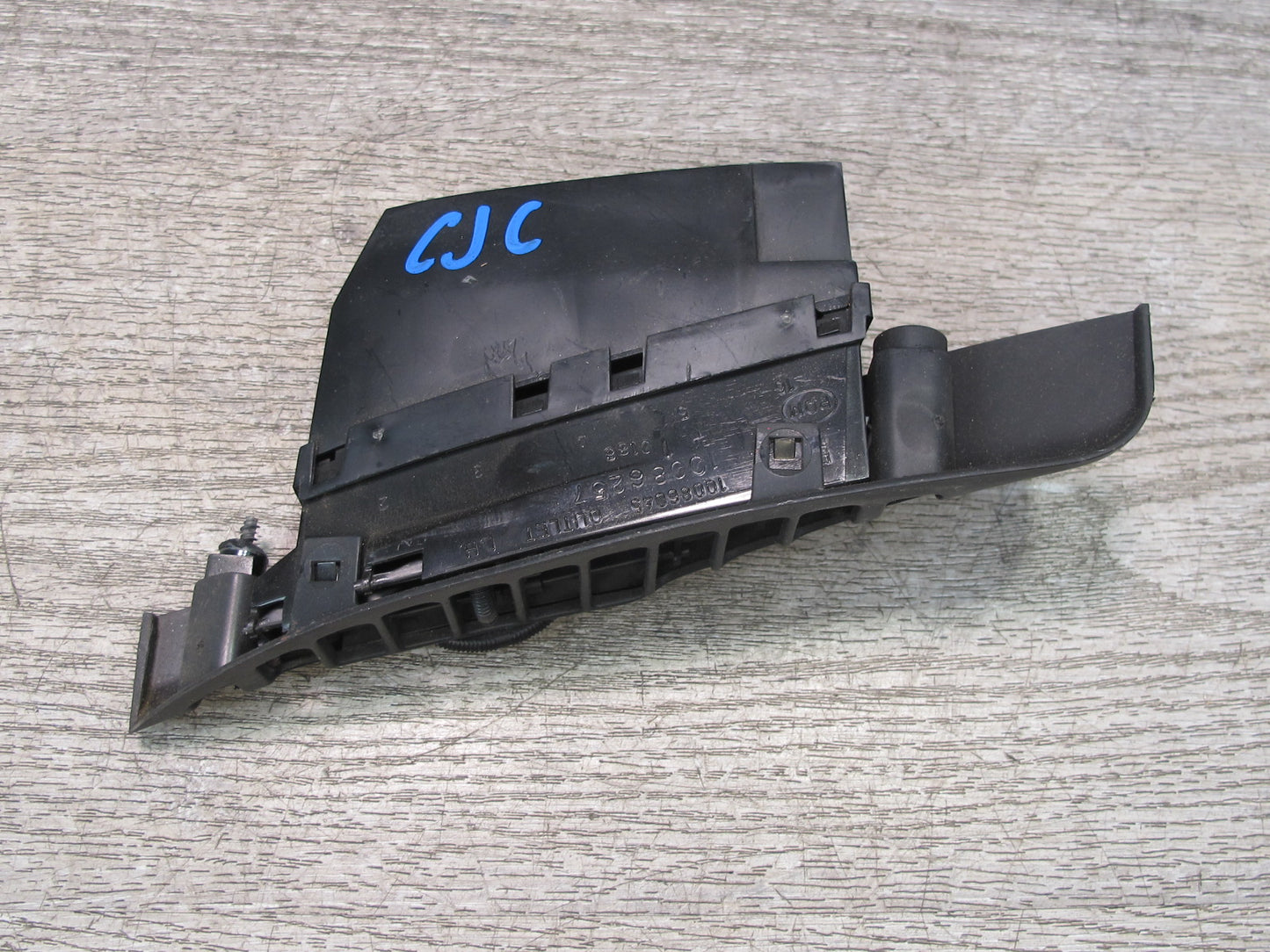 90-93 Chevrolet Corvette C4 Dash Left Air Vent Grille Black 10086045 OEM