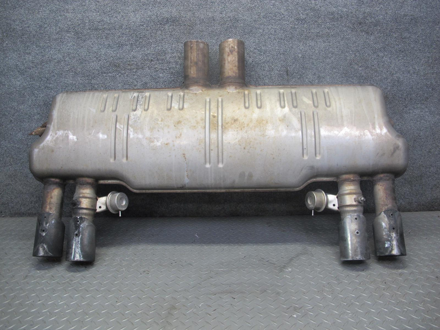2010-2014 BMW E71 X5M X6M Rear Exhaust Muffler w Tips 7590335