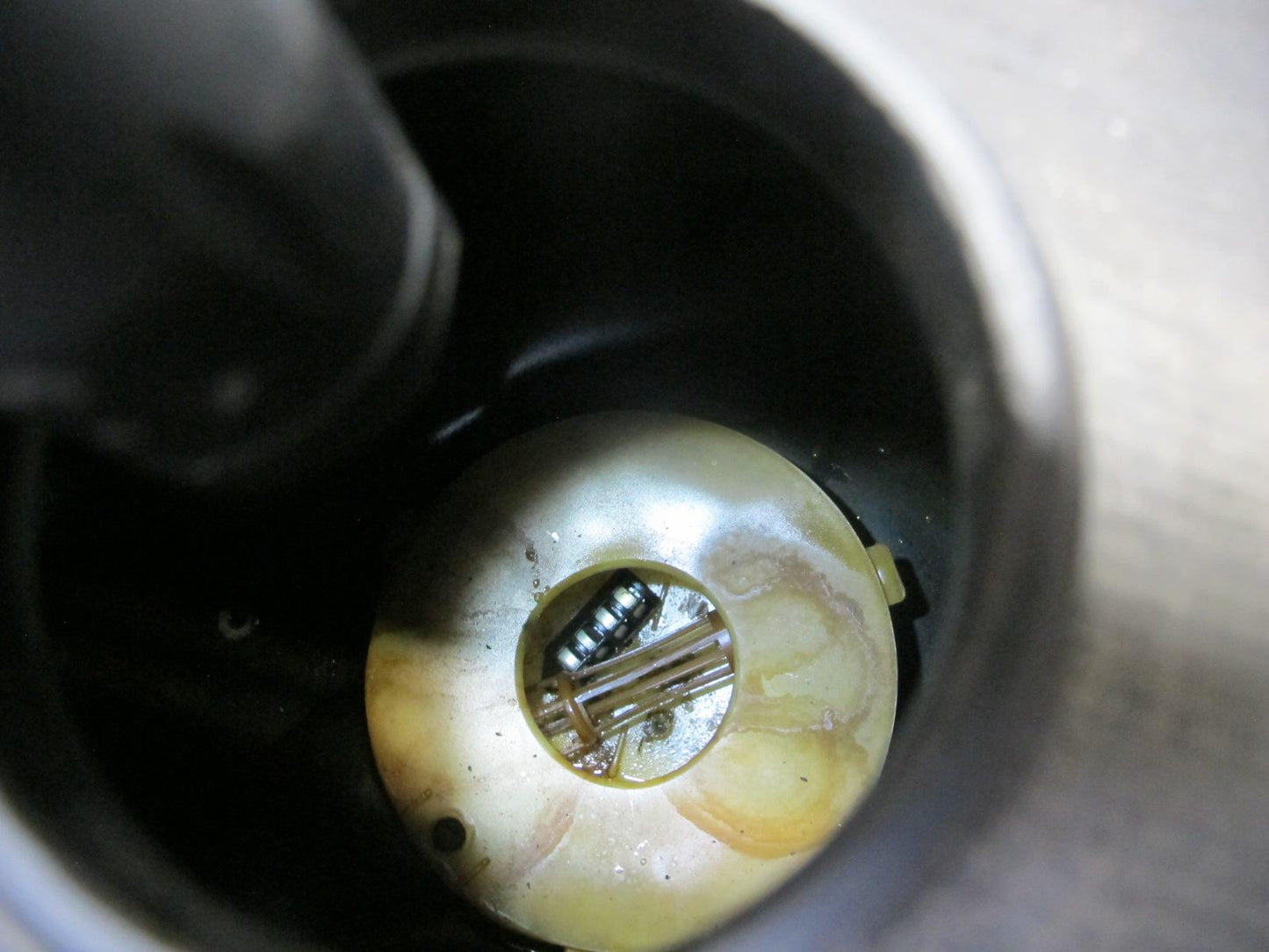 1984-1995 Porsche 928 S Fuel Gas Tank Unit 92820100303