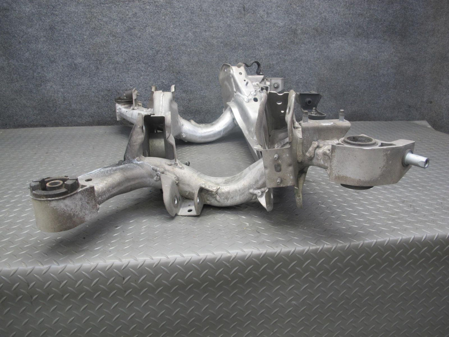 07-09 Nissan 350Z Z33 Convertible Rear Suspension Subframe Crossmember 51K OEM