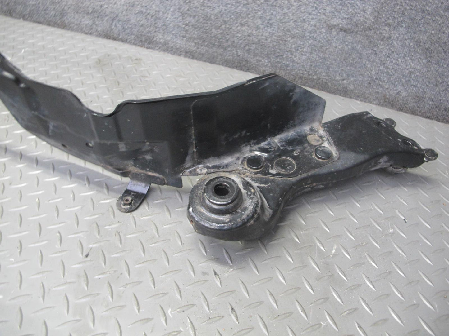 07-09 Nissan 350Z Z33 Conv Rear Fuel Tank Crossmember w Stay Brakets Assy OEM