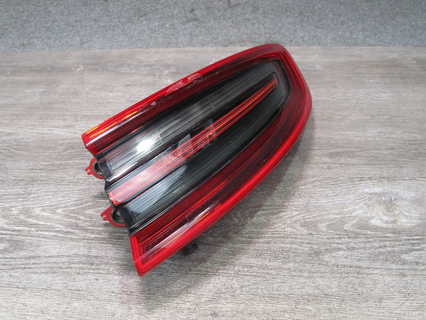 2015-2018 Porsche Macan Rear Right Outer Tail Light Lamp 95B945096E