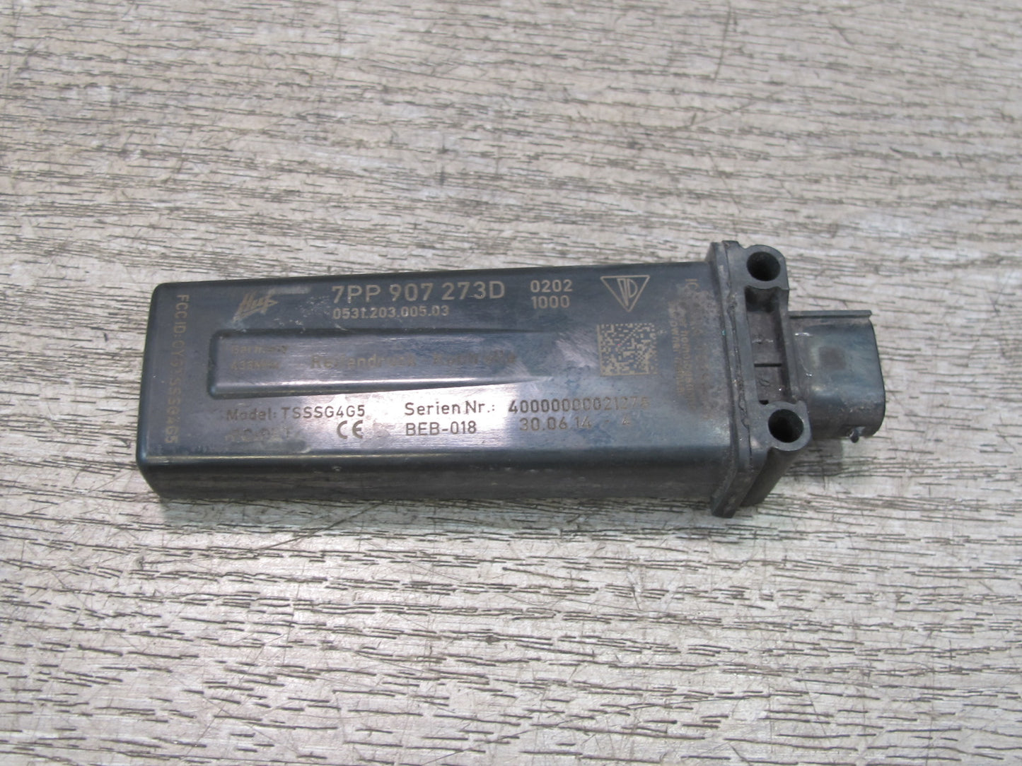 2015-2018 Porsche Macan Tire Pressure Monitoring Sensor Module 7PP907273D
