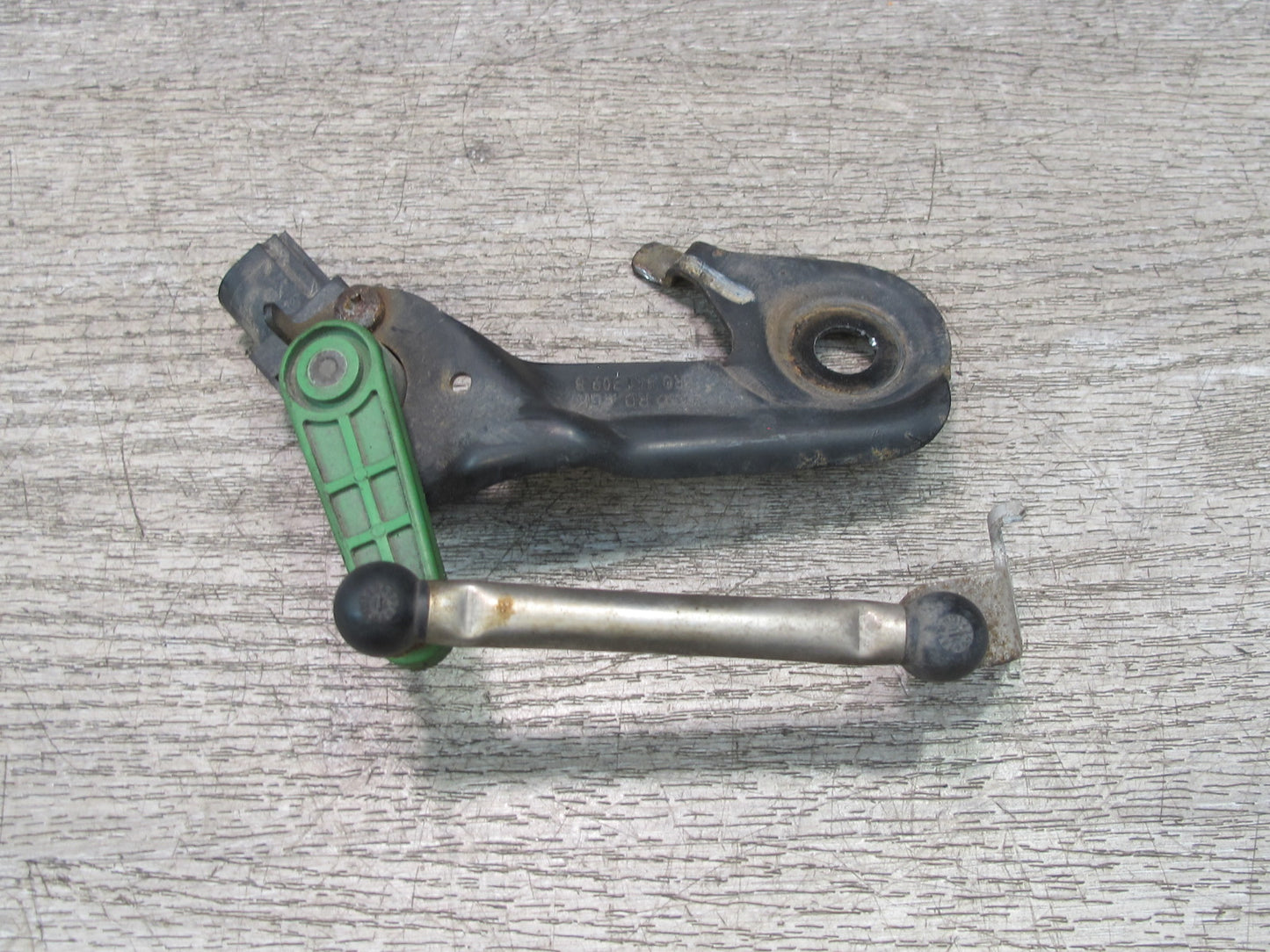 2015-2025 Porsche Macan Rear Left Suspension Height Level Sensor 8R0941309B