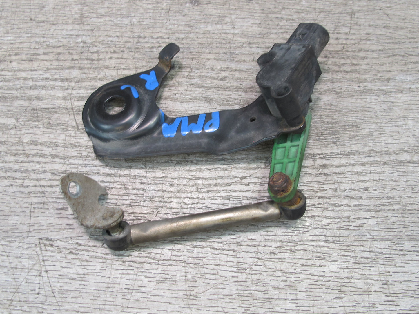 2015-2025 Porsche Macan Rear Left Suspension Height Level Sensor 8R0941309B