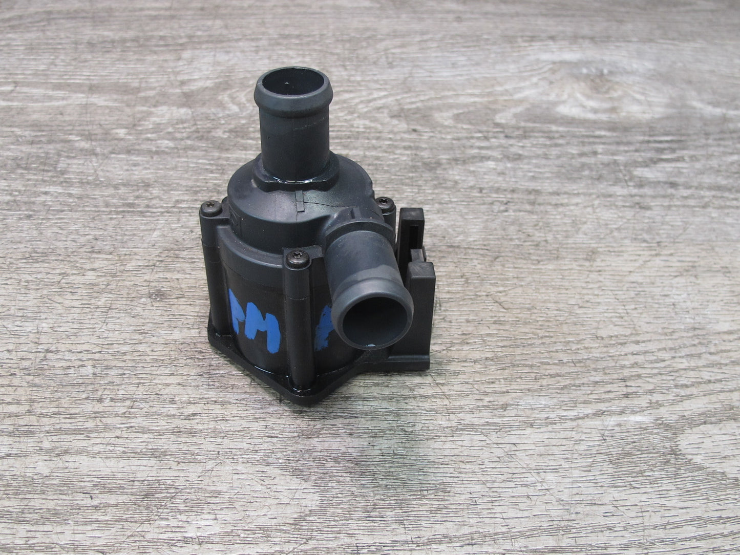 2015-2018 Porsche Macan Engine Coolant Auxiliary AUX Water Pump 06H121601M