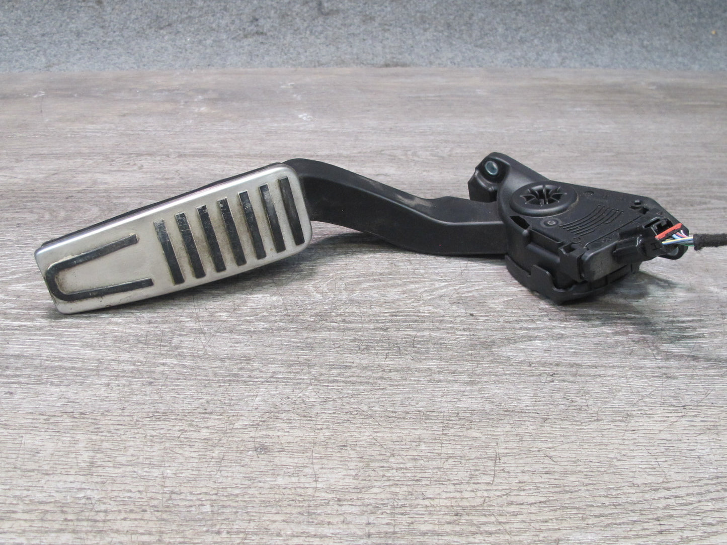 2017-2020 Maserati Levante M161 Gas Acceleration Pedal 04861714AF